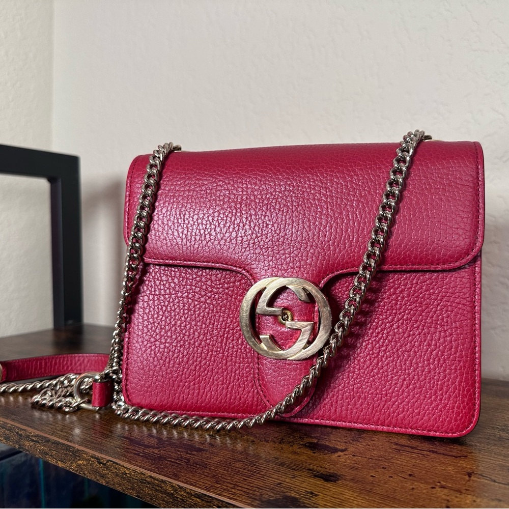 Authentic Gucci Red Leather Interlocking Chain Sh… - image 1